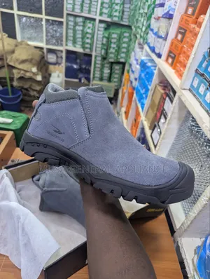 Lugged Rubber Outsole Safety Boots