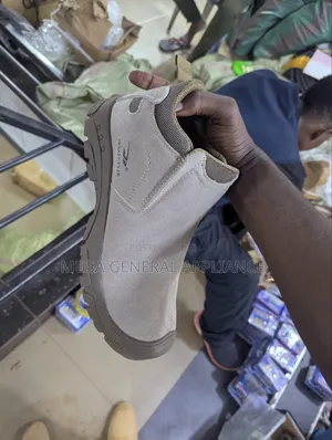 Lugged Rubber Outsole Safety Boots