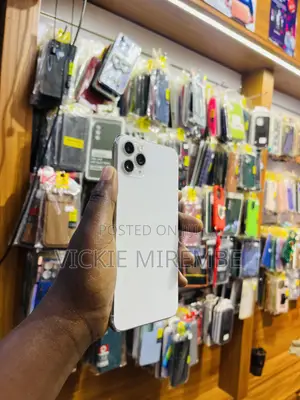Apple iPhone 11 Pro Max 64 GB White