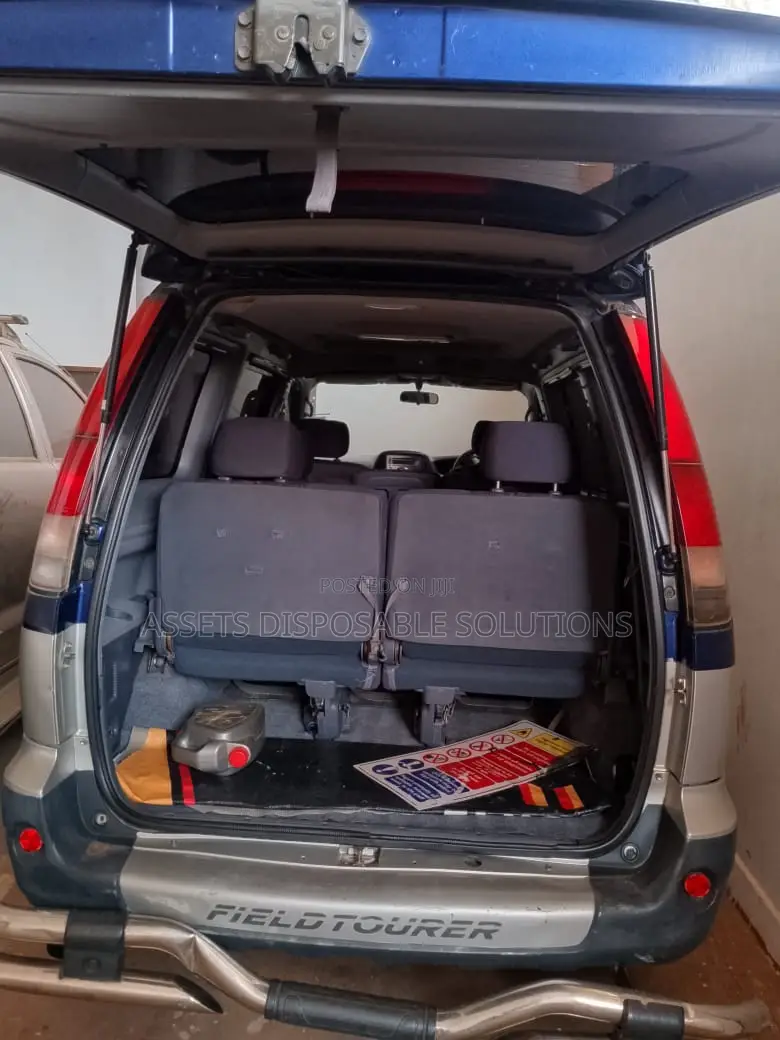 Toyota Noah 2001 Blue