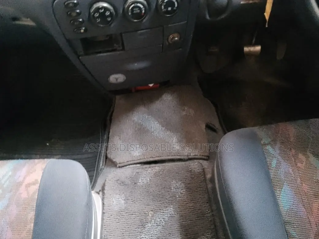 Toyota Noah 2001 Blue