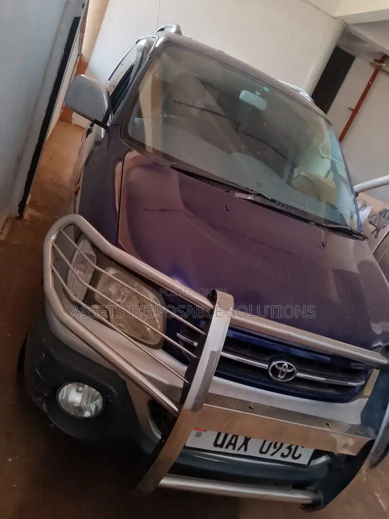 Toyota Noah 2001 Blue