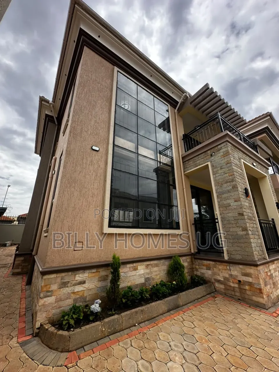 Mini Flat in Kira for sale
