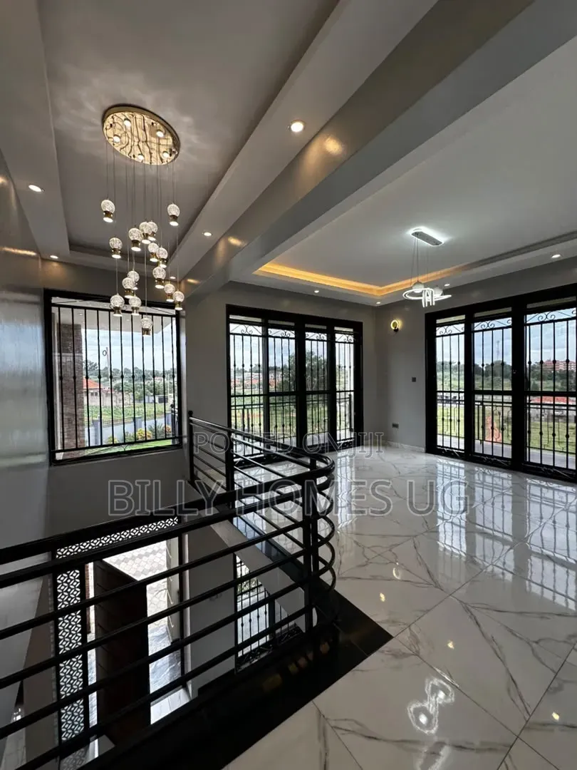7bdrm Mansion in Kira for sale