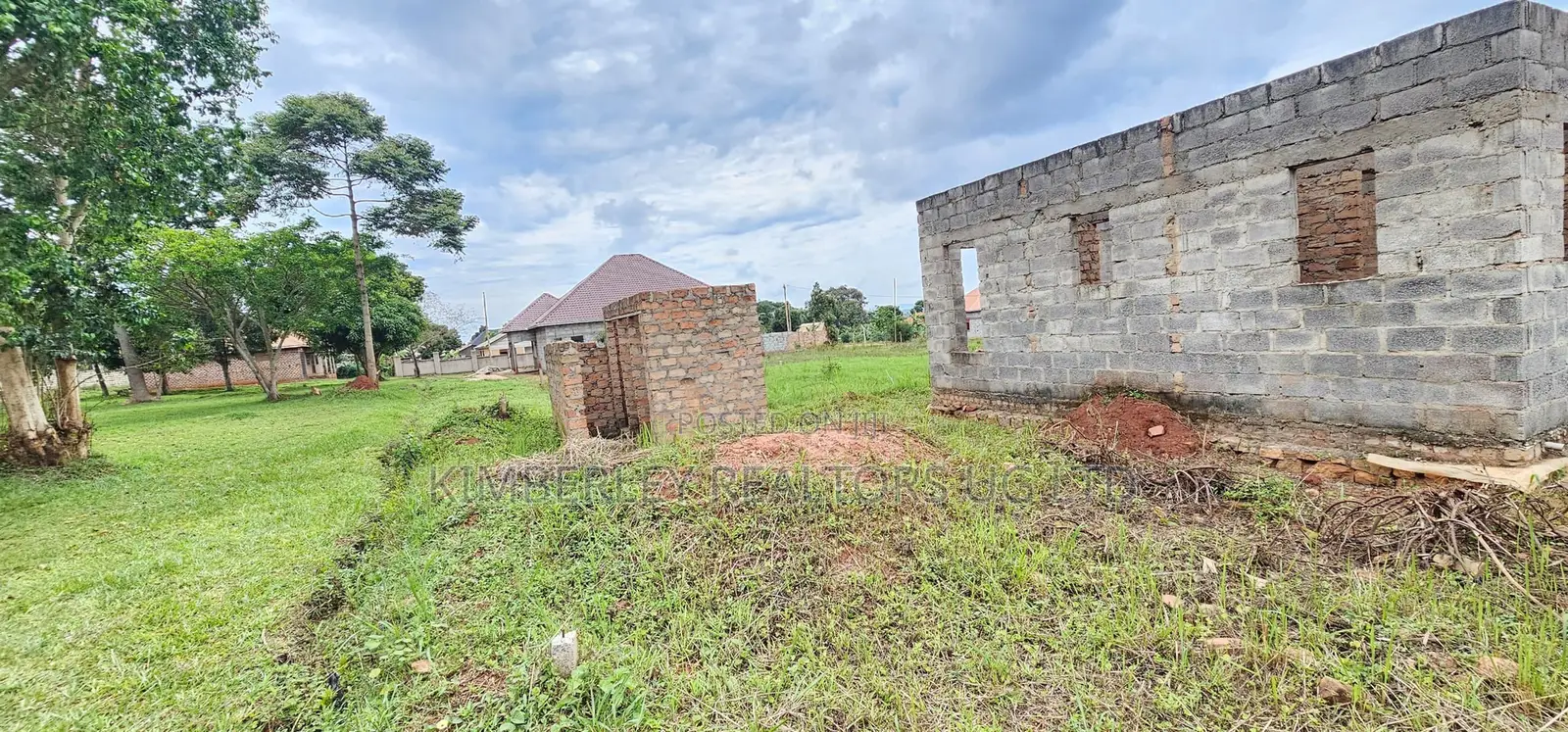 Urgent Sale – 5-Bedroom Shell House, Wamala Ziru