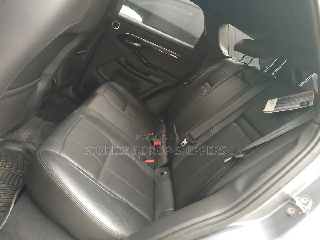 Land Rover Range Rover Evoque R-Dynamic SE AWD 2020 Gray