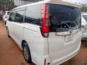 Toyota Noah 2014 White