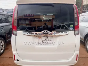 Toyota Noah 2014 White
