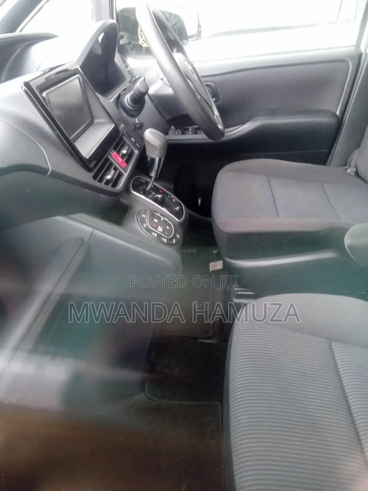 Toyota Noah 2014 White