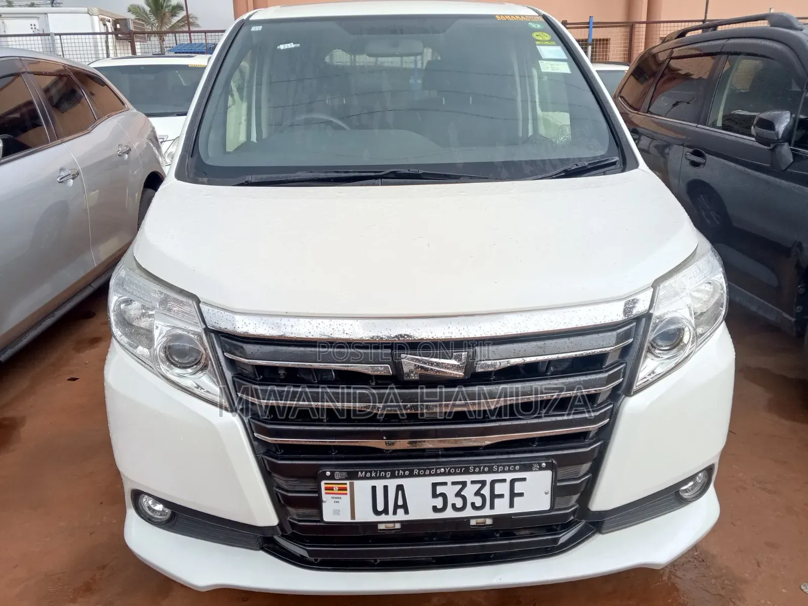 Toyota Noah 2014 White