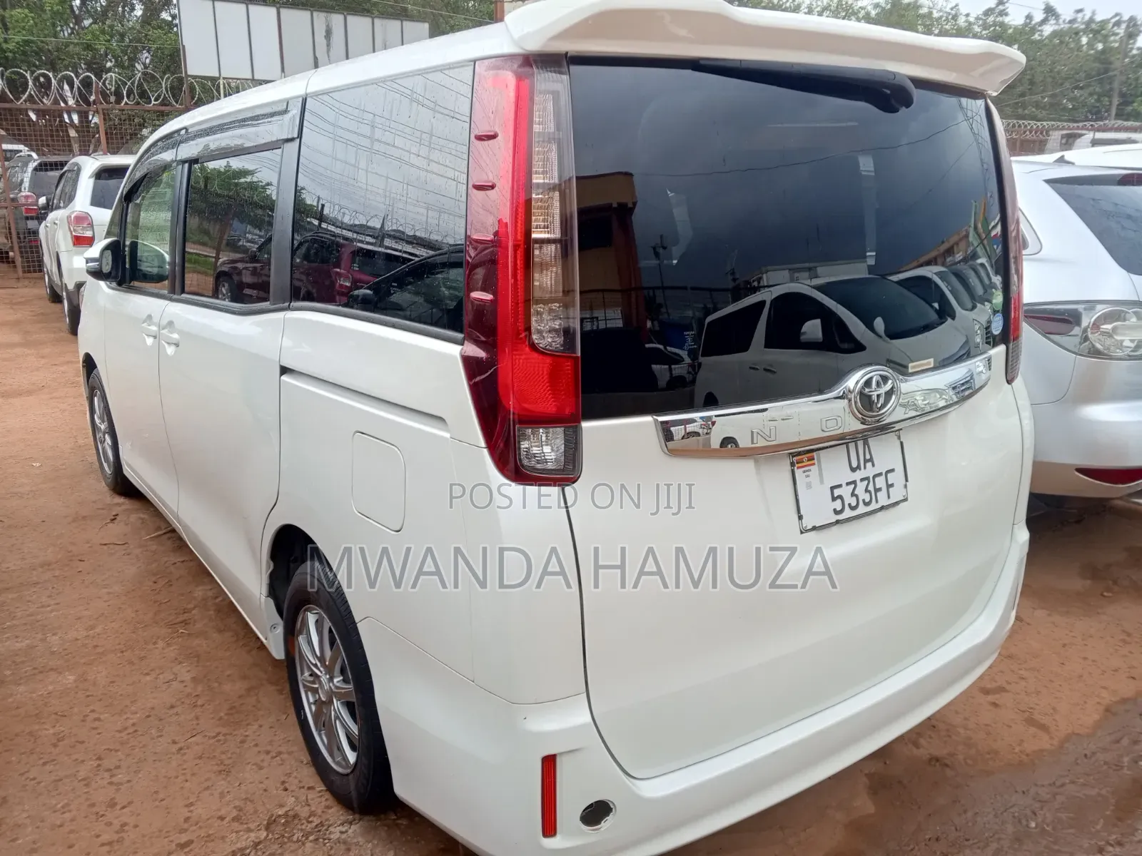 Toyota Noah 2014 White
