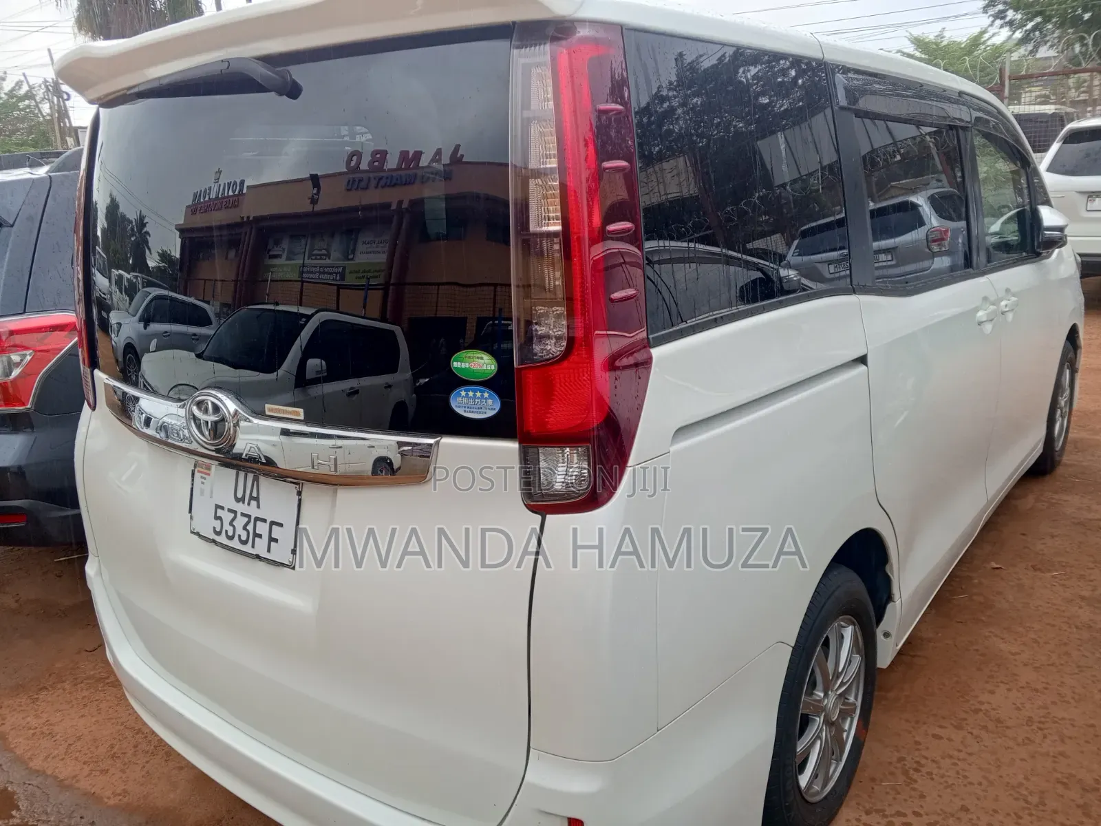 Toyota Noah 2014 White
