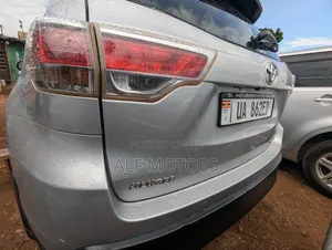 Toyota Kluger 2014 Silver