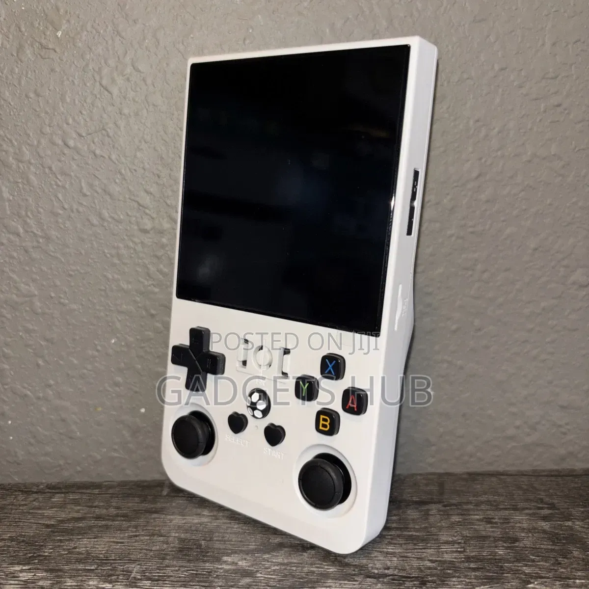R36 Max Handheld Retro Game Console 4" IPS Screen Open Source Emulator
