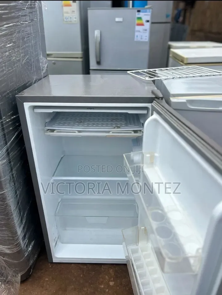 Hisense 90L Mini Fridge Single Door