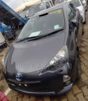 Toyota Aqua 2013 Gray