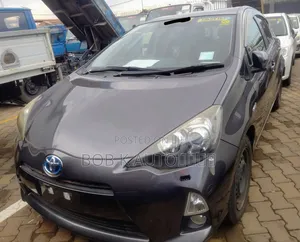 Toyota Aqua 2013 Gray