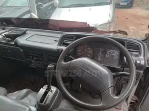 Isuzu ELF Truck 1997 Silver