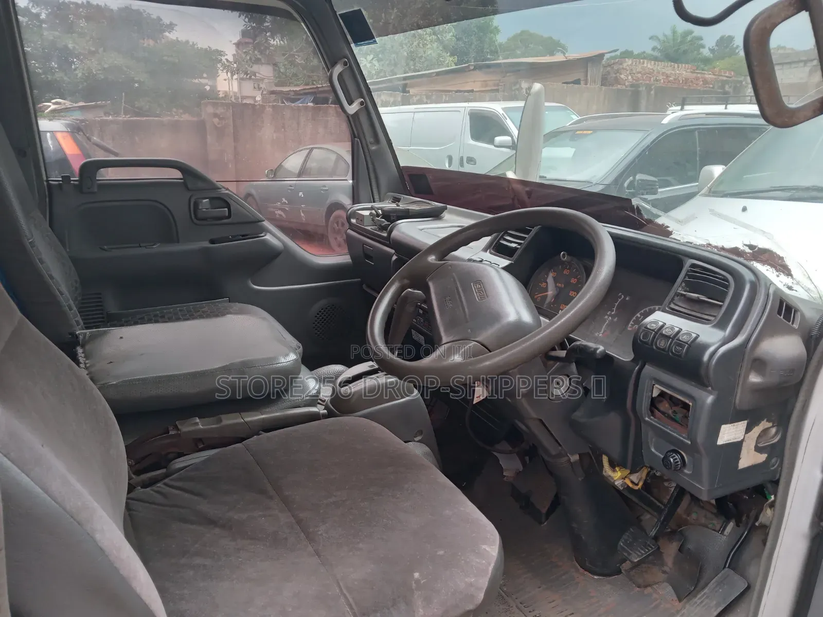 Isuzu ELF Truck 1997 Silver