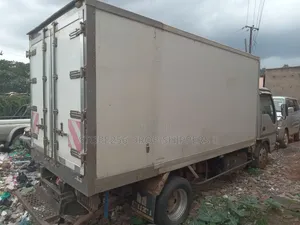 Isuzu ELF Truck 1997 Silver