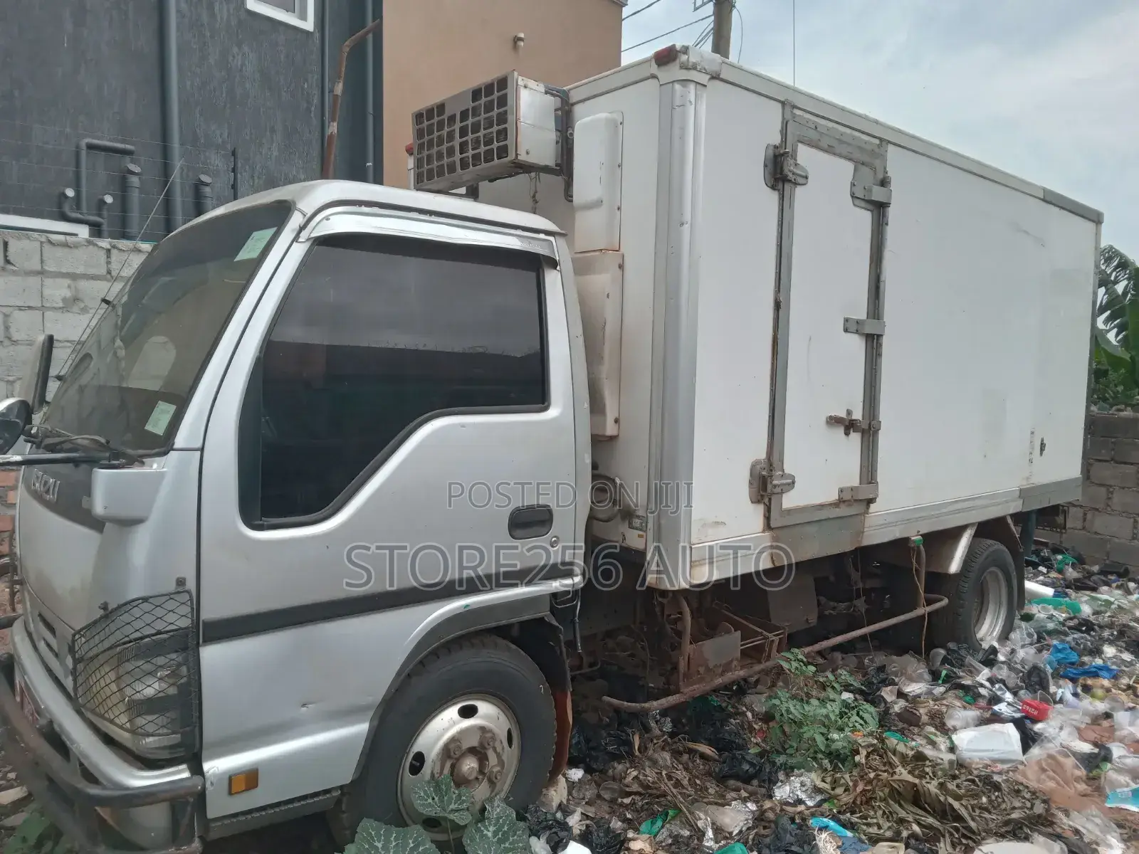 Isuzu ELF Truck 1997 Silver