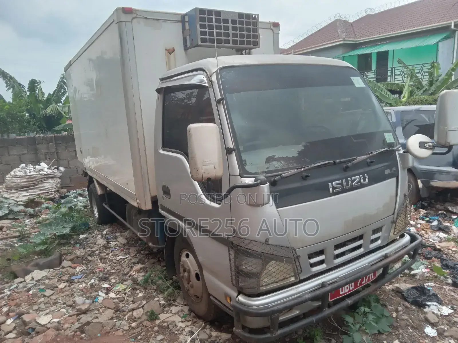 Isuzu ELF Truck 1997 Silver