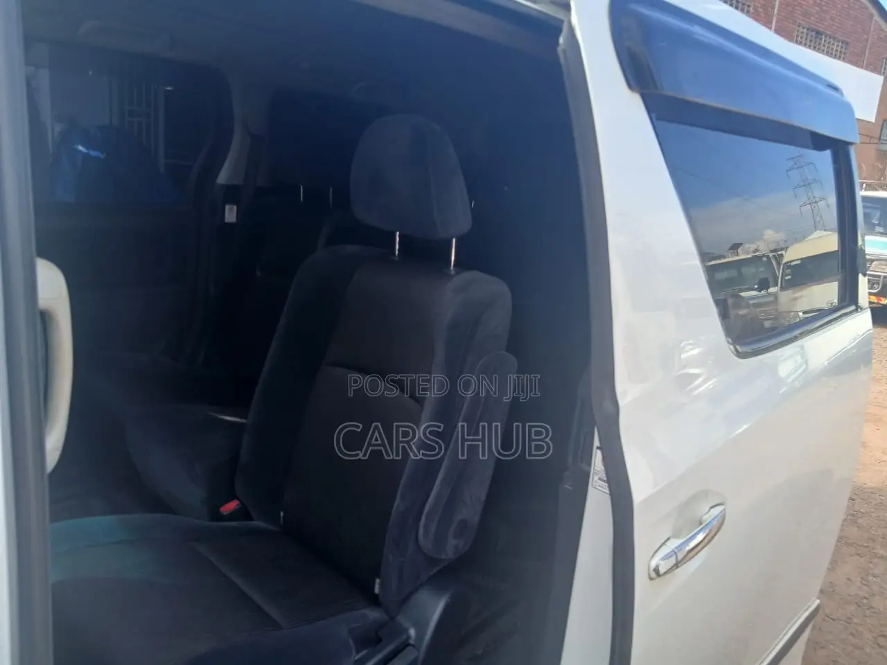 Toyota Vellfire V 2.4 FWD 7-Seater 2009 White