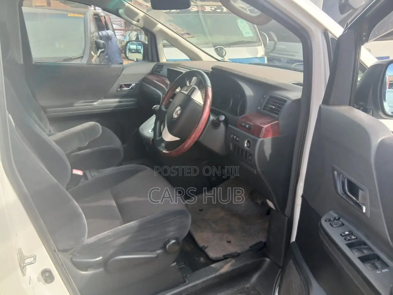 Toyota Vellfire V 2.4 FWD 7-Seater 2009 White