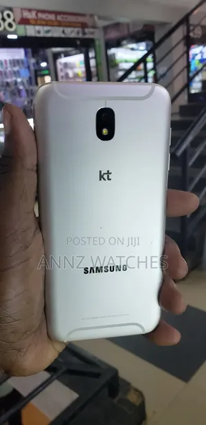 Samsung Galaxy J7 32 GB Silver
