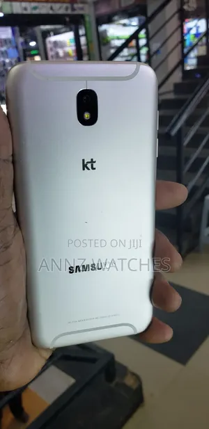 Samsung Galaxy J7 32 GB Silver