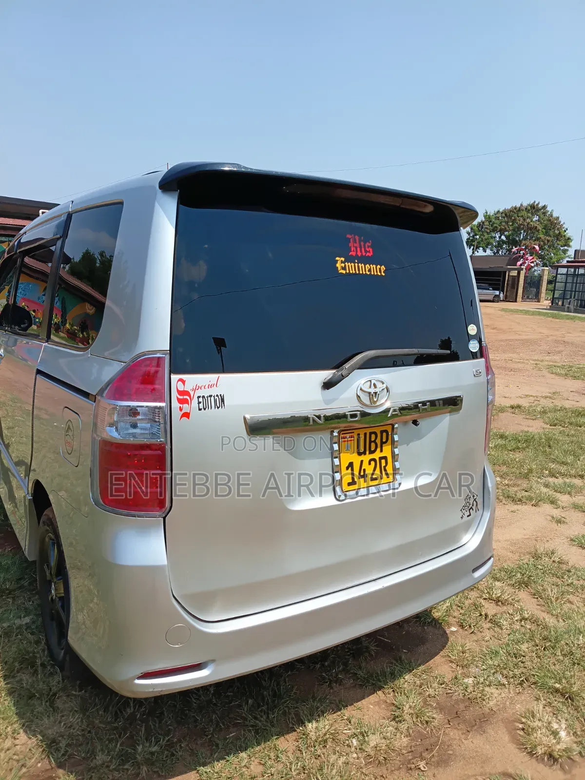 Toyota Noah for Hire With Driver