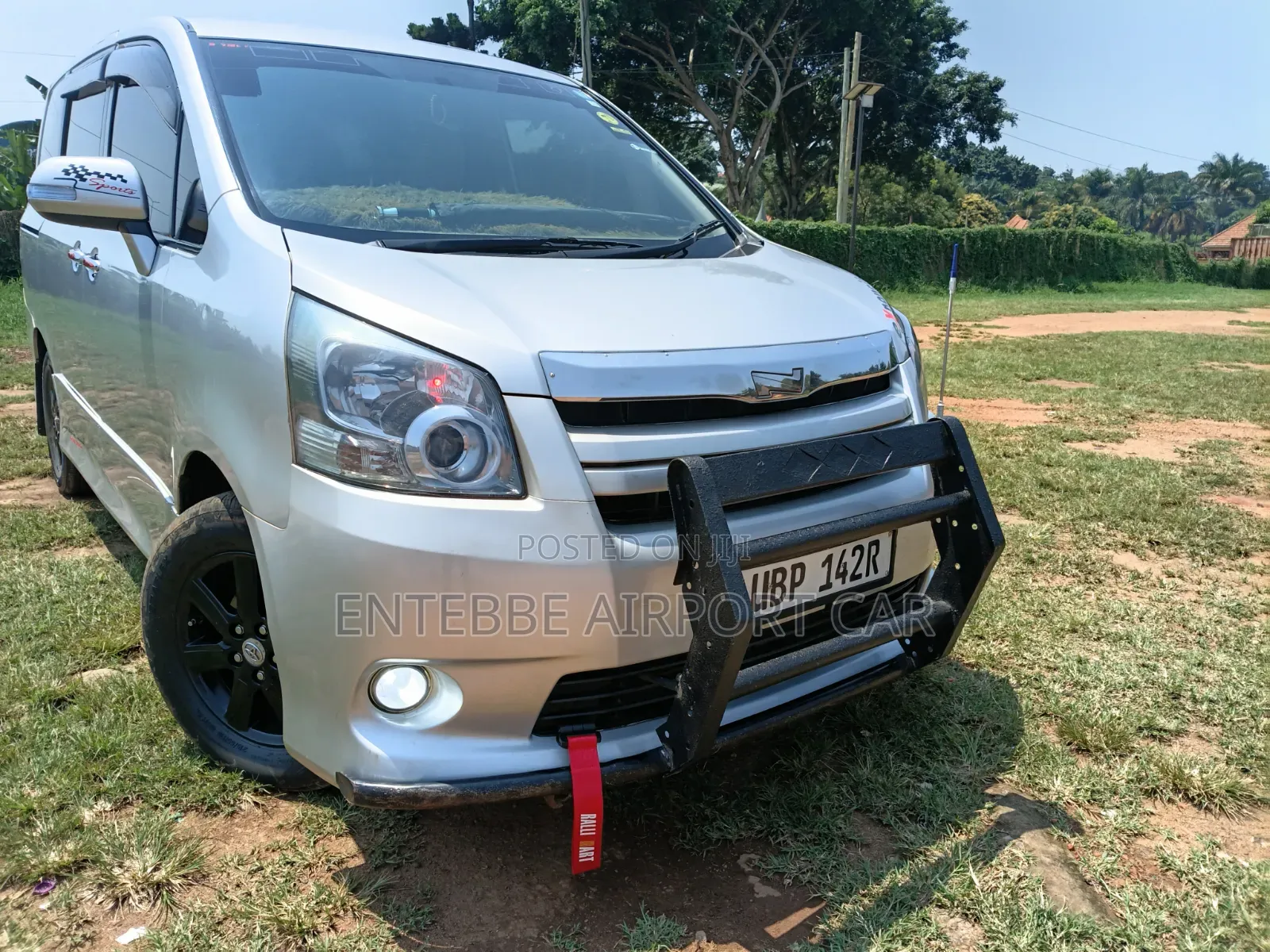 Toyota Noah for Hire With Driver