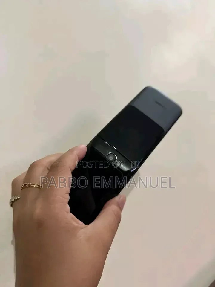 New Nokia 2720 Flip 512 GB Black