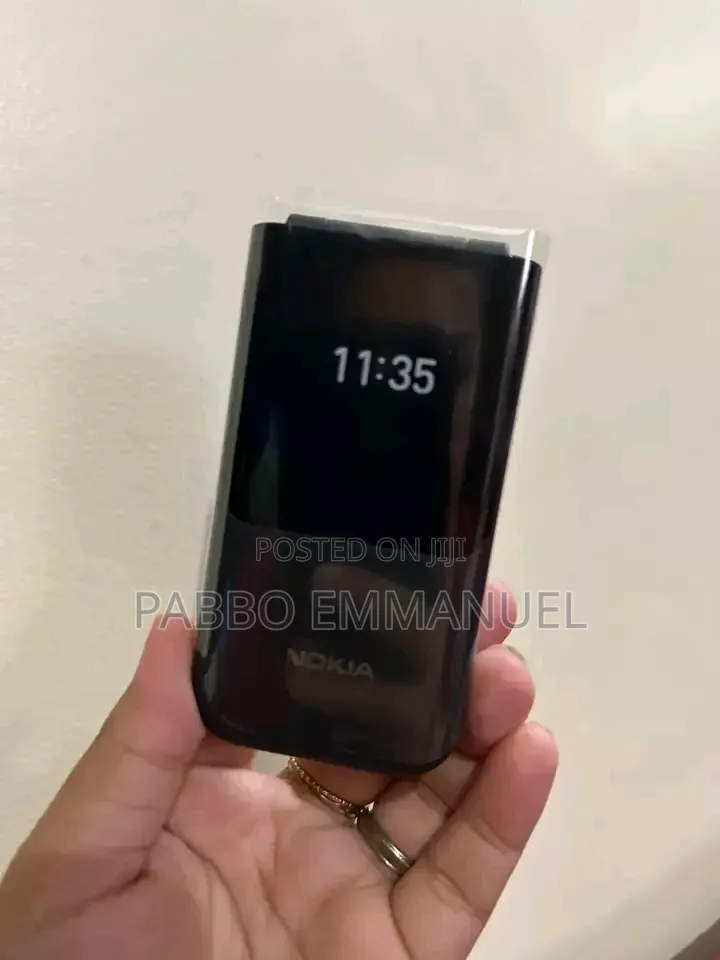 New Nokia 2720 Flip 512 GB Black