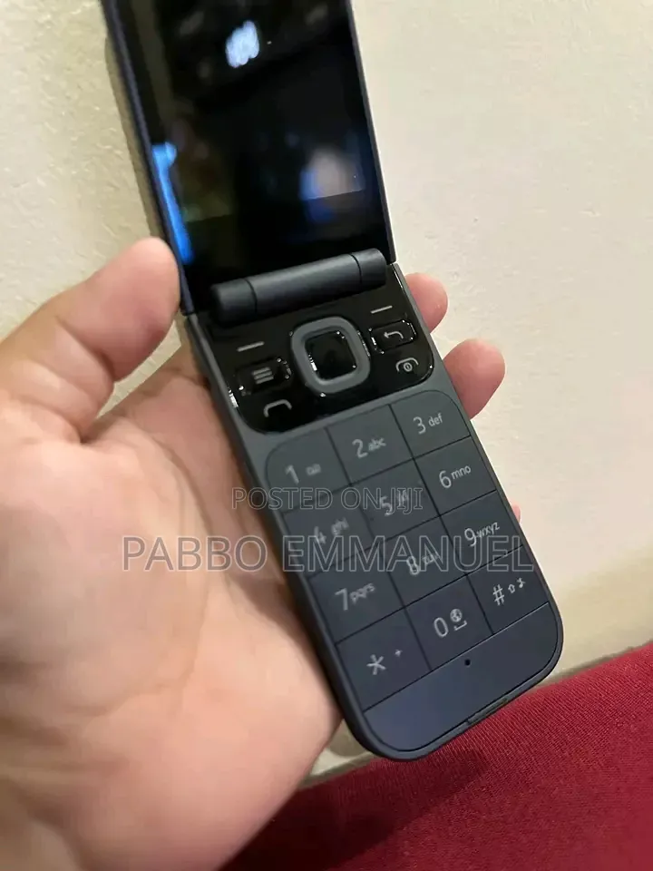 New Nokia 2720 Flip 512 GB Black