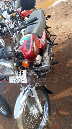Bajaj Boxer 100 2017 Red