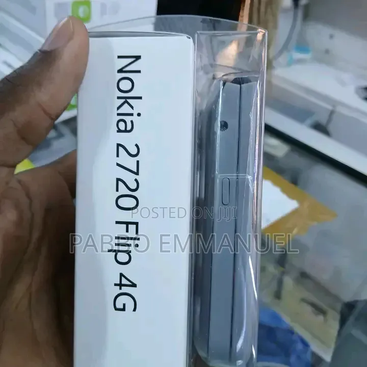 New Nokia 2720 Flip 512 GB White