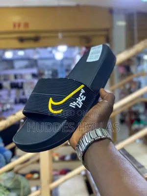 NIKE Pushins / Slides