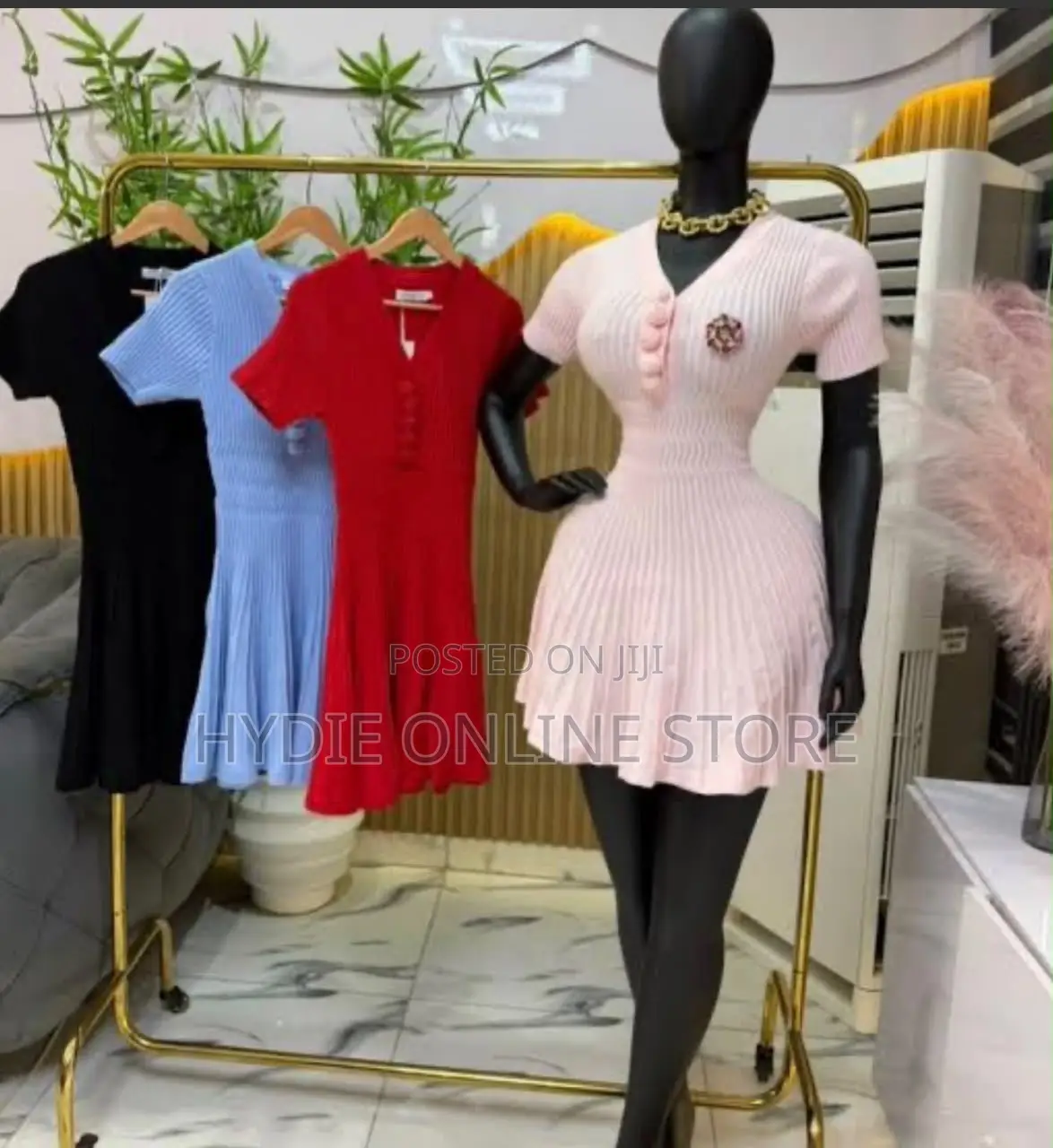 Ladies Armless Short Round Dress