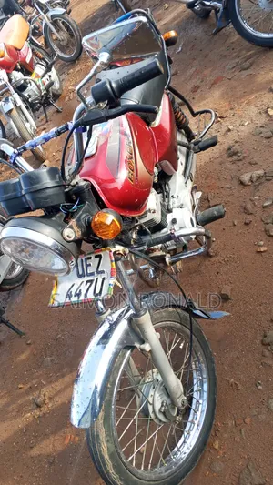 Bajaj Boxer 100 2017 Red