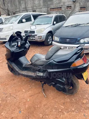 Yamaha Majesty 2000 Black