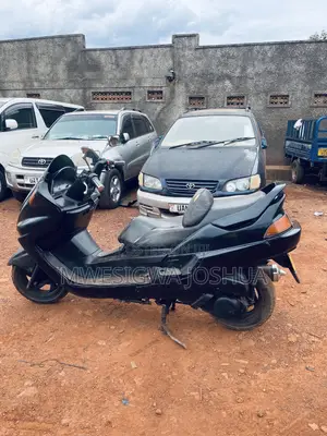Yamaha Majesty 2000 Black
