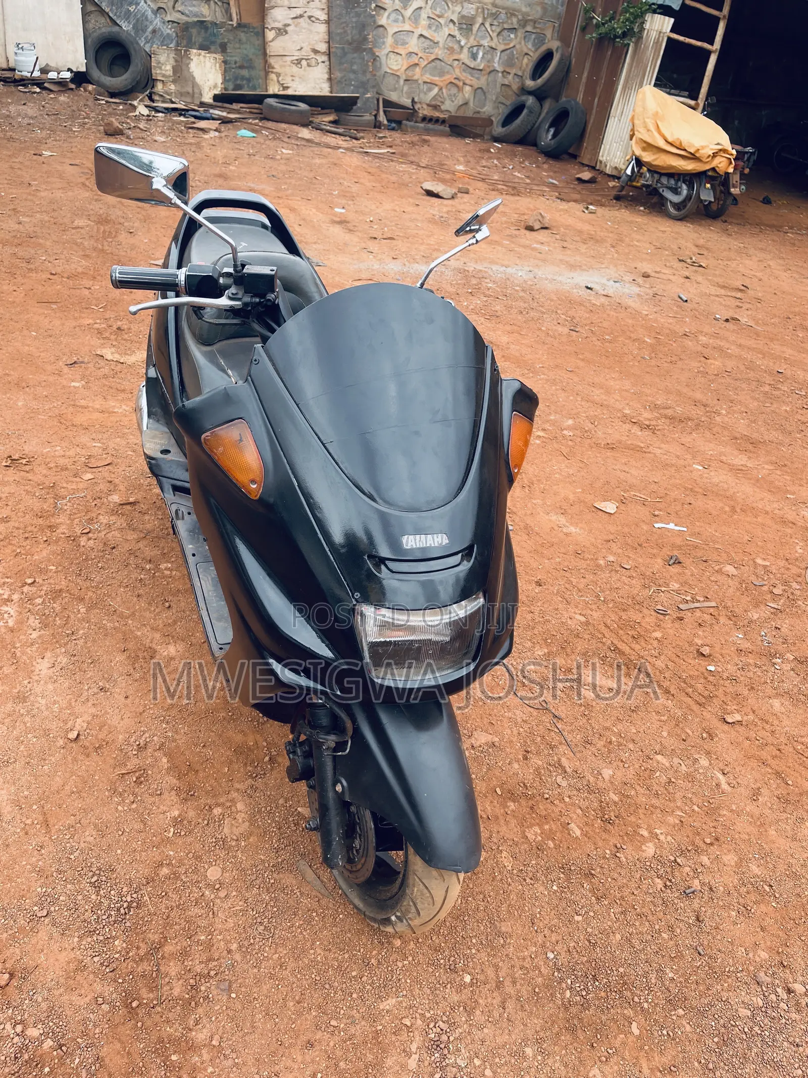 Yamaha Majesty 2000 Black