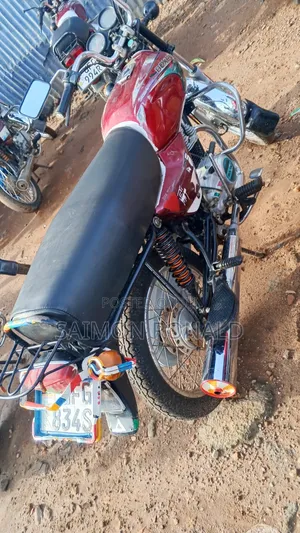 Bajaj Boxer 100 2018 Red