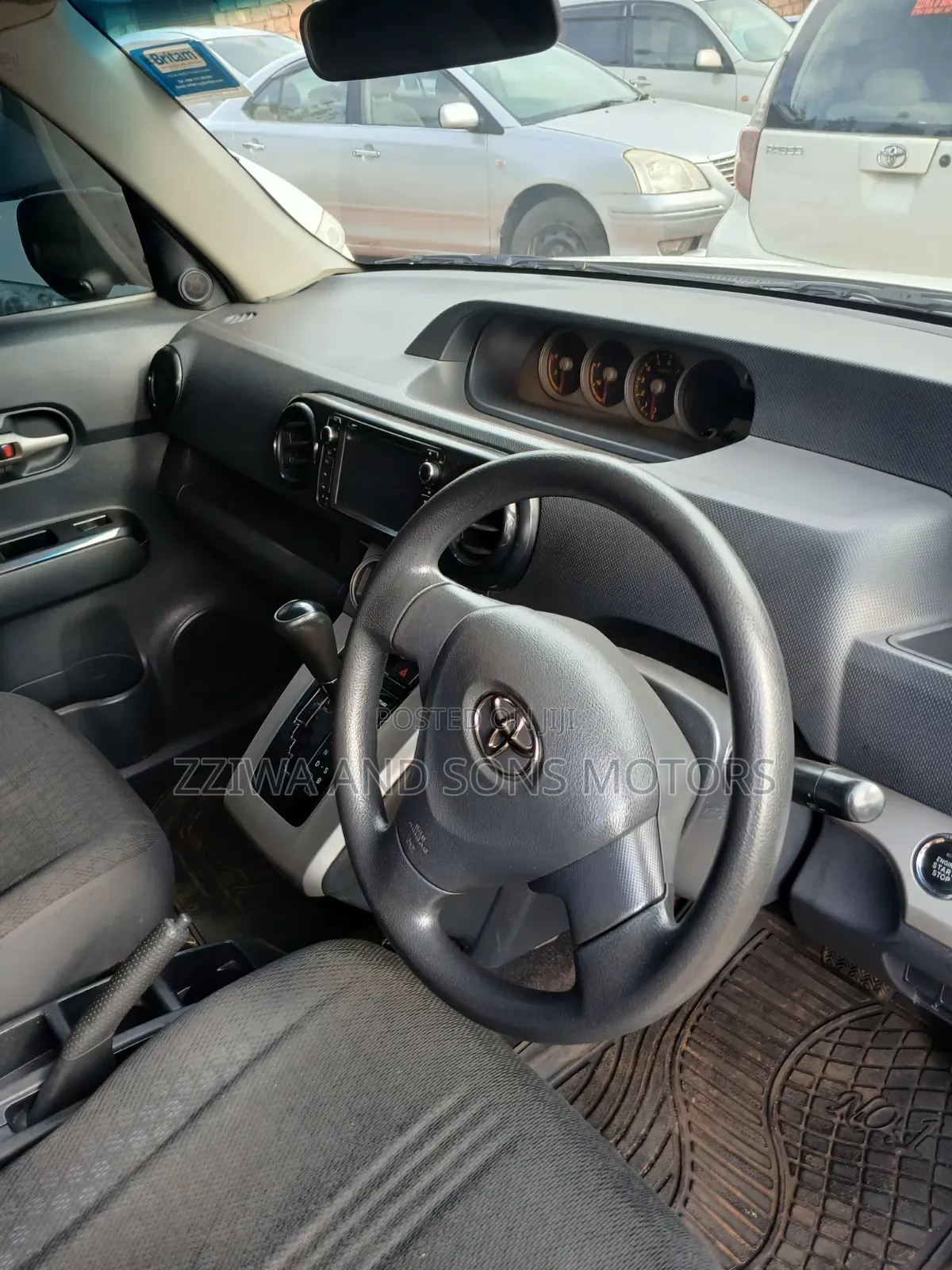 Toyota Corolla Rumion Hatchback 1.8 AWD 2009 White