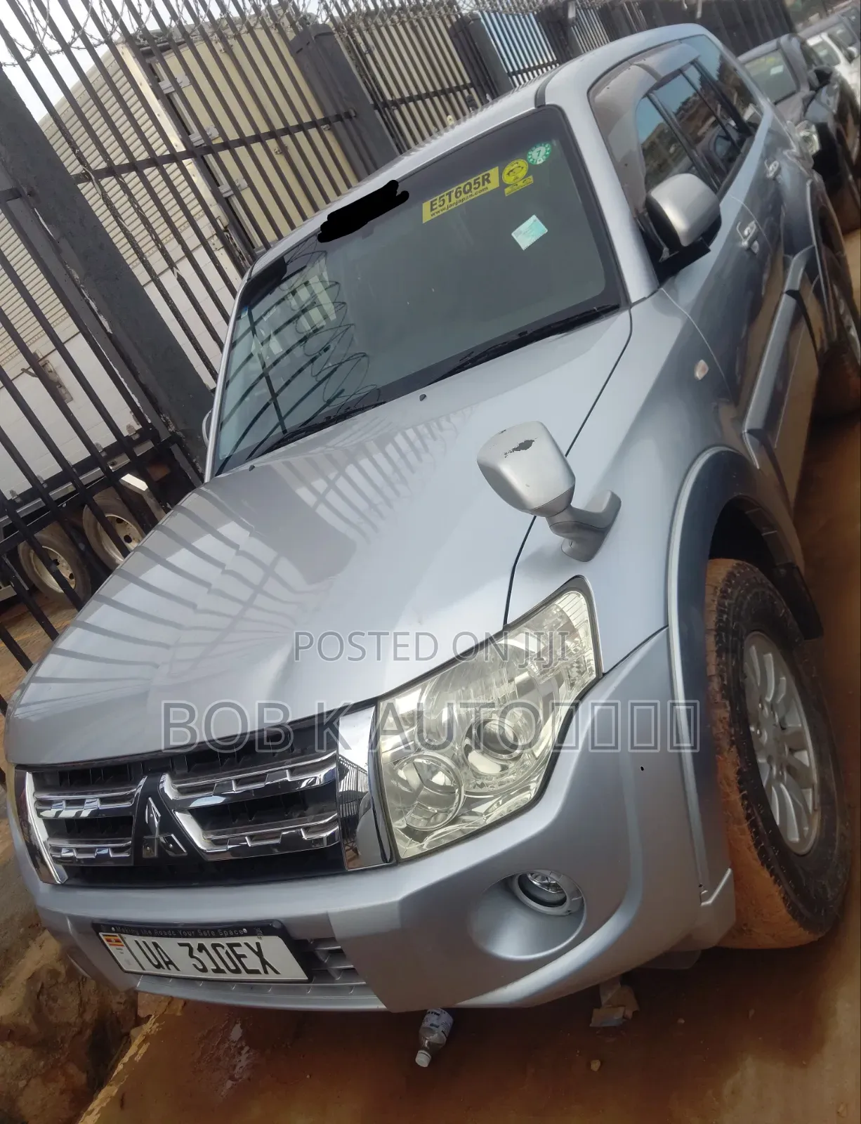 Mitsubishi Pajero 2012 Silver