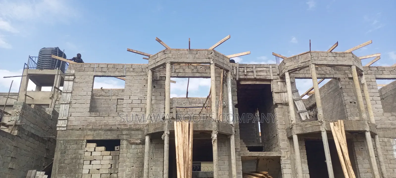 Sumawa House Roof Setting