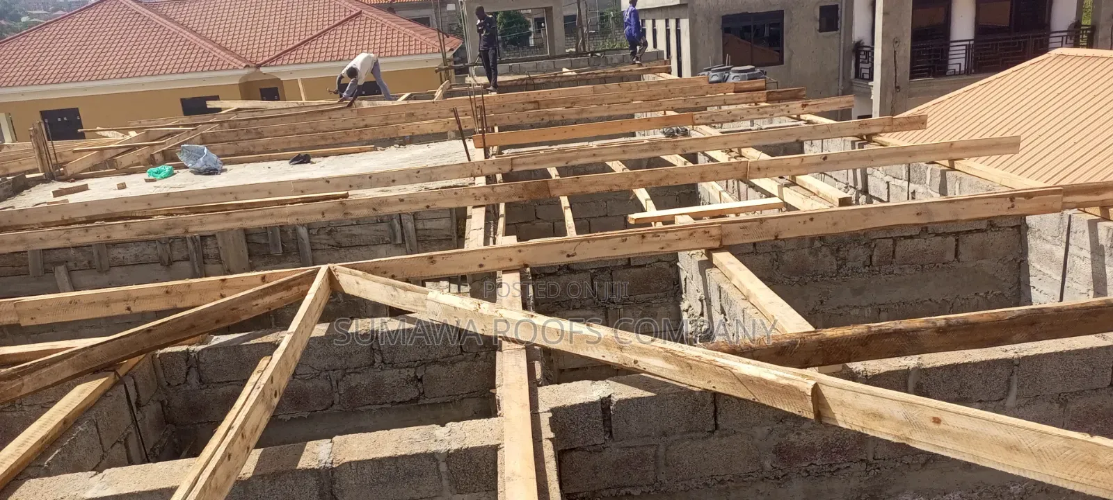 Sumawa House Roof Setting