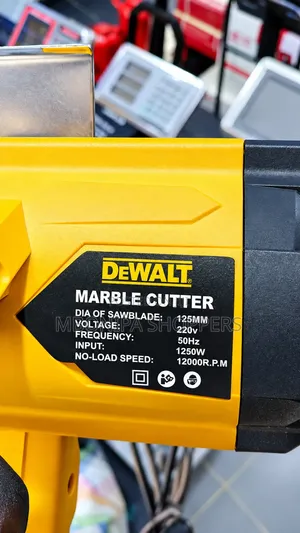 DeWalt Wet/Dry Handheld Tile and Marble Cutter