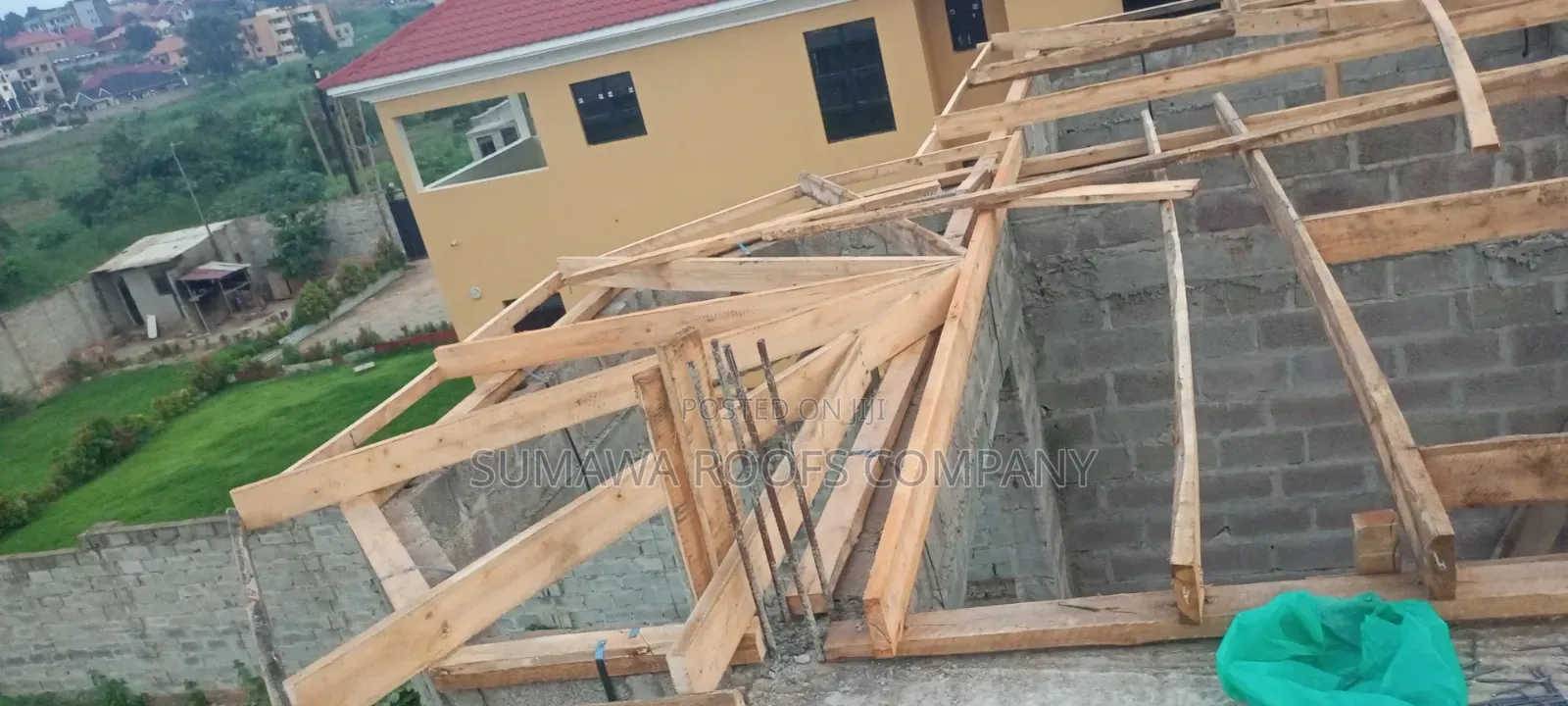 Sumawa House Roof Setting